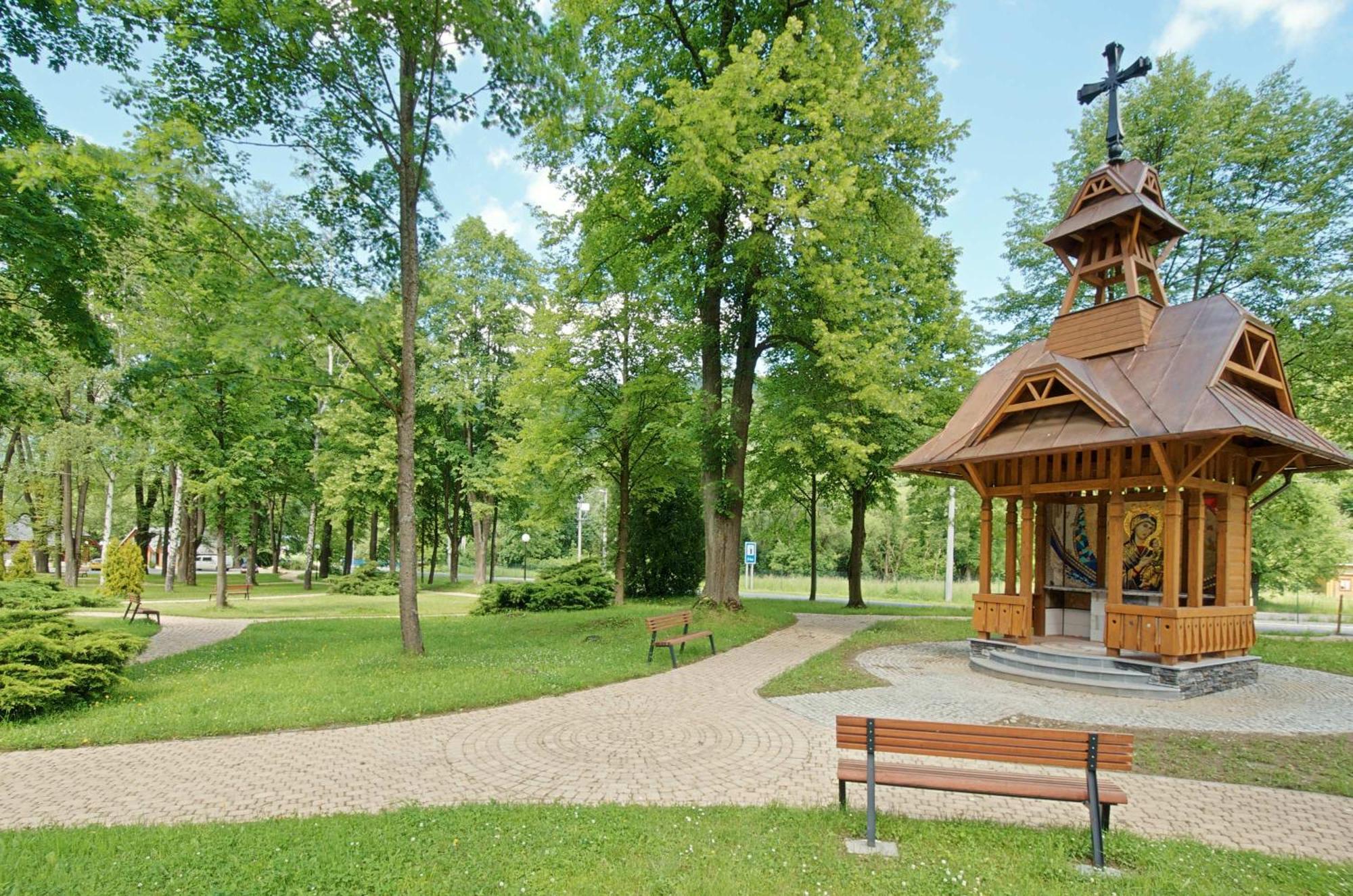 Kupelne Domceky - Kupele Cerveny Klastor Smerdzonka Экстерьер фото