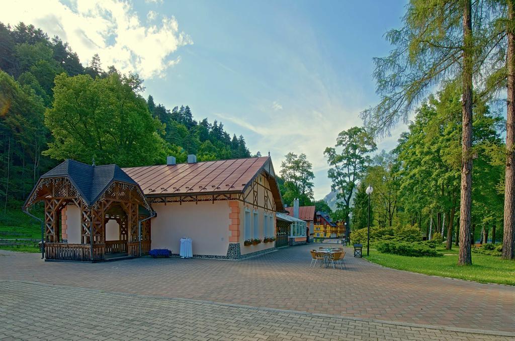 Kupelne Domceky - Kupele Cerveny Klastor Smerdzonka Экстерьер фото